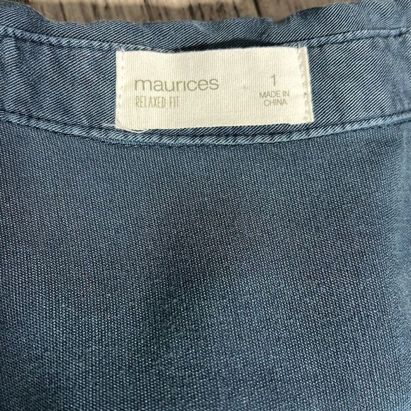 Blue Button-Down Shirt | Oversized Fit | Casual & Chic Maurices Size 1 - Picture 4 of 7